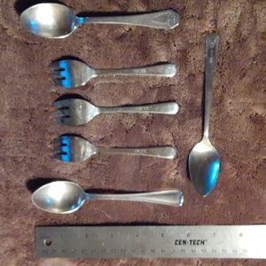 Silver Plate 6 pcs: 3 little forks Sheffield England, 3 spoons